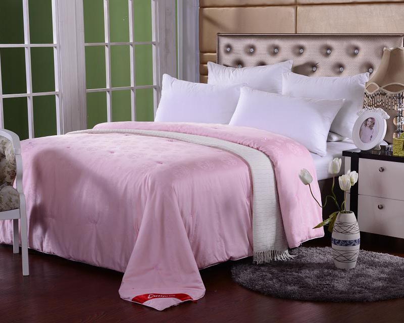 蠶絲被的洗護(hù)收存